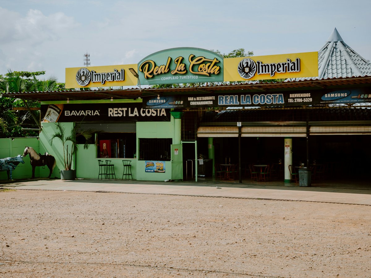 A restaurant called rest la costa is visible.