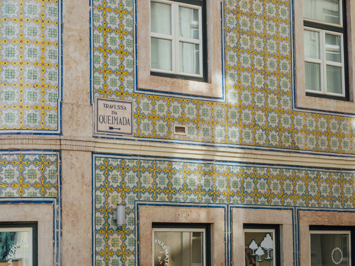 a building with many windows