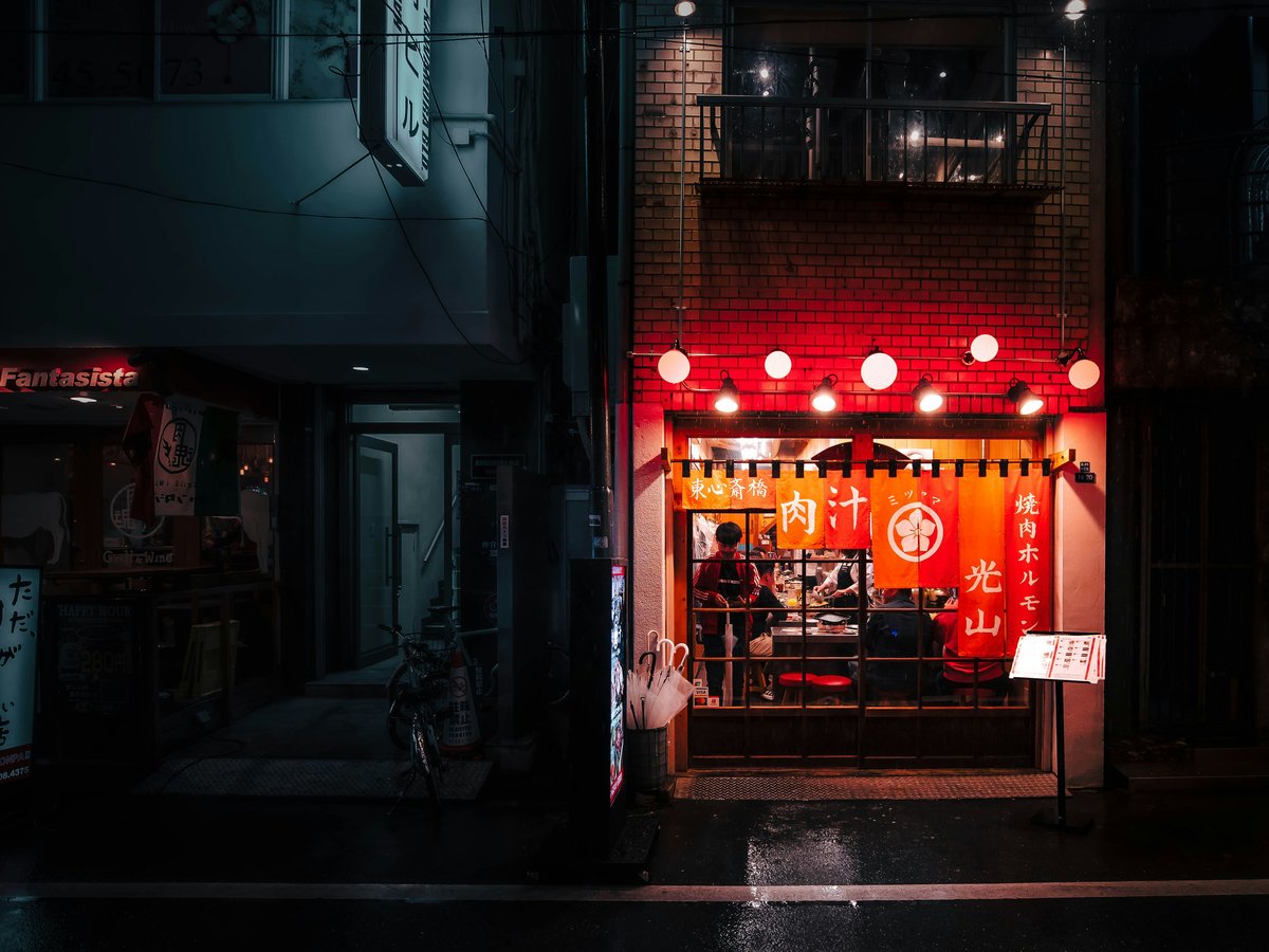 red and white chinese lanterns