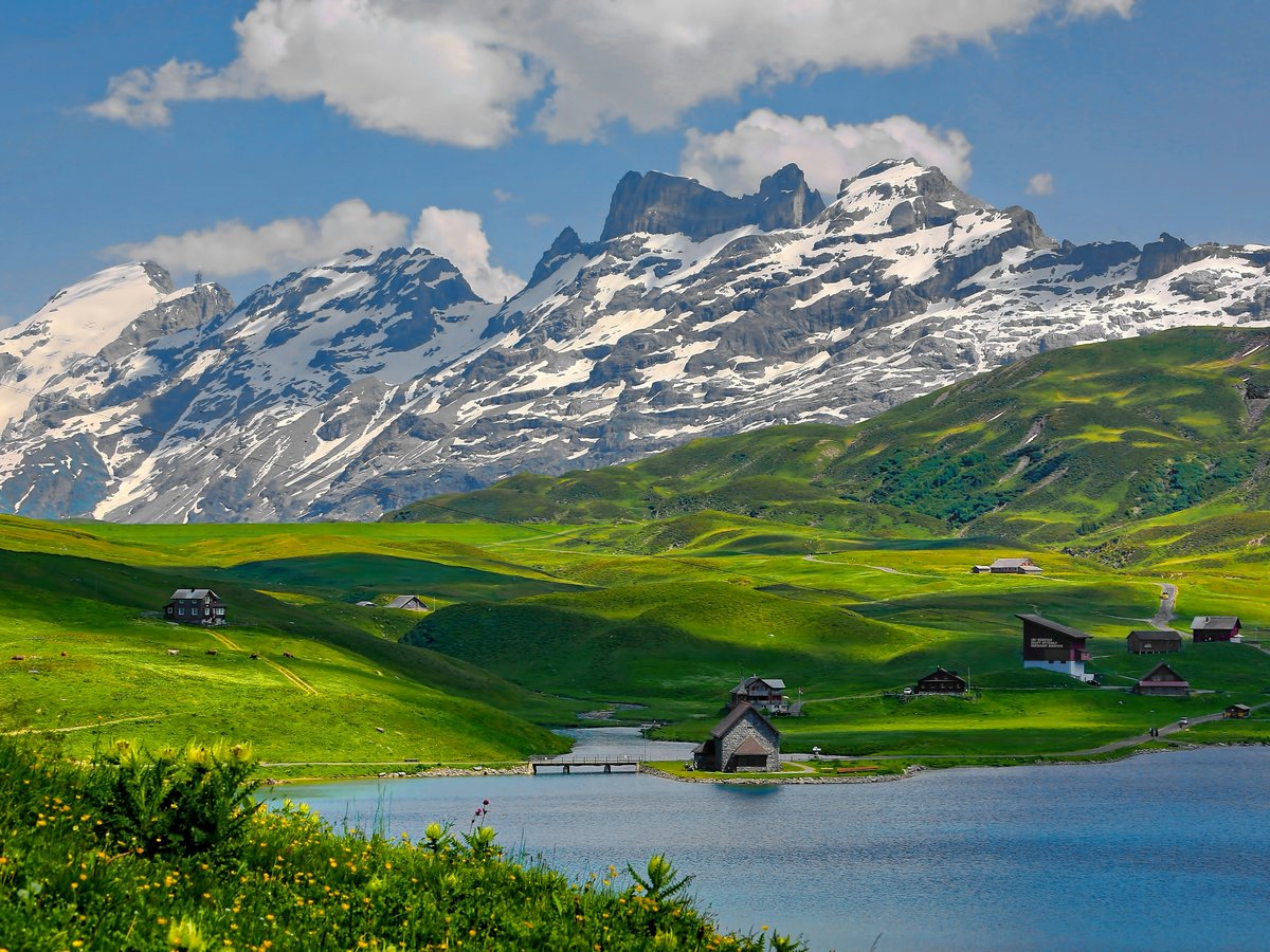 mountain and houses