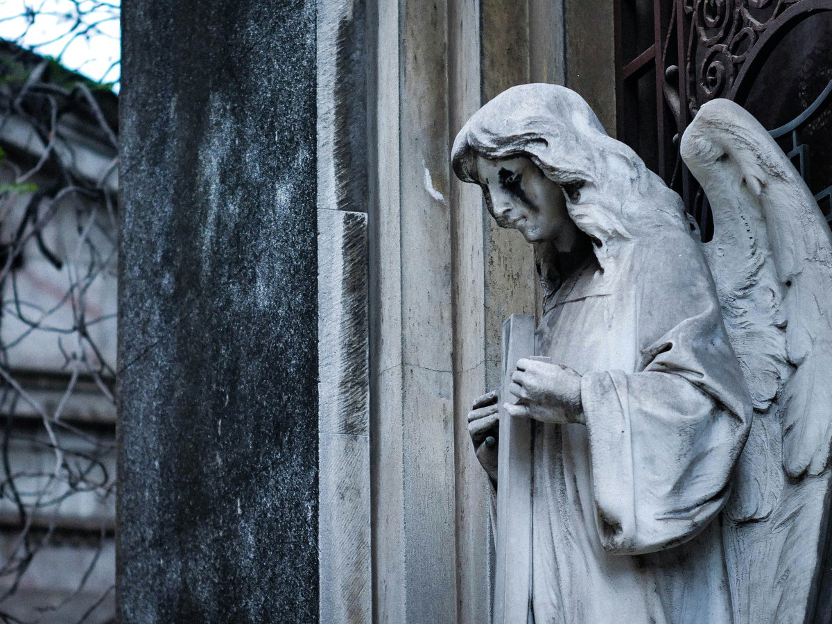 angel statue