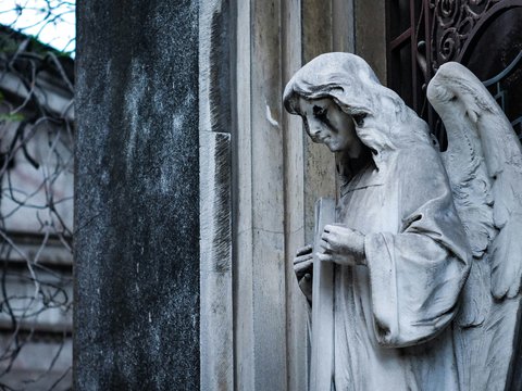 angel statue