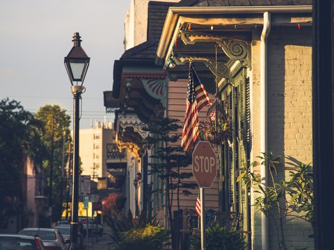 red and white stop sign