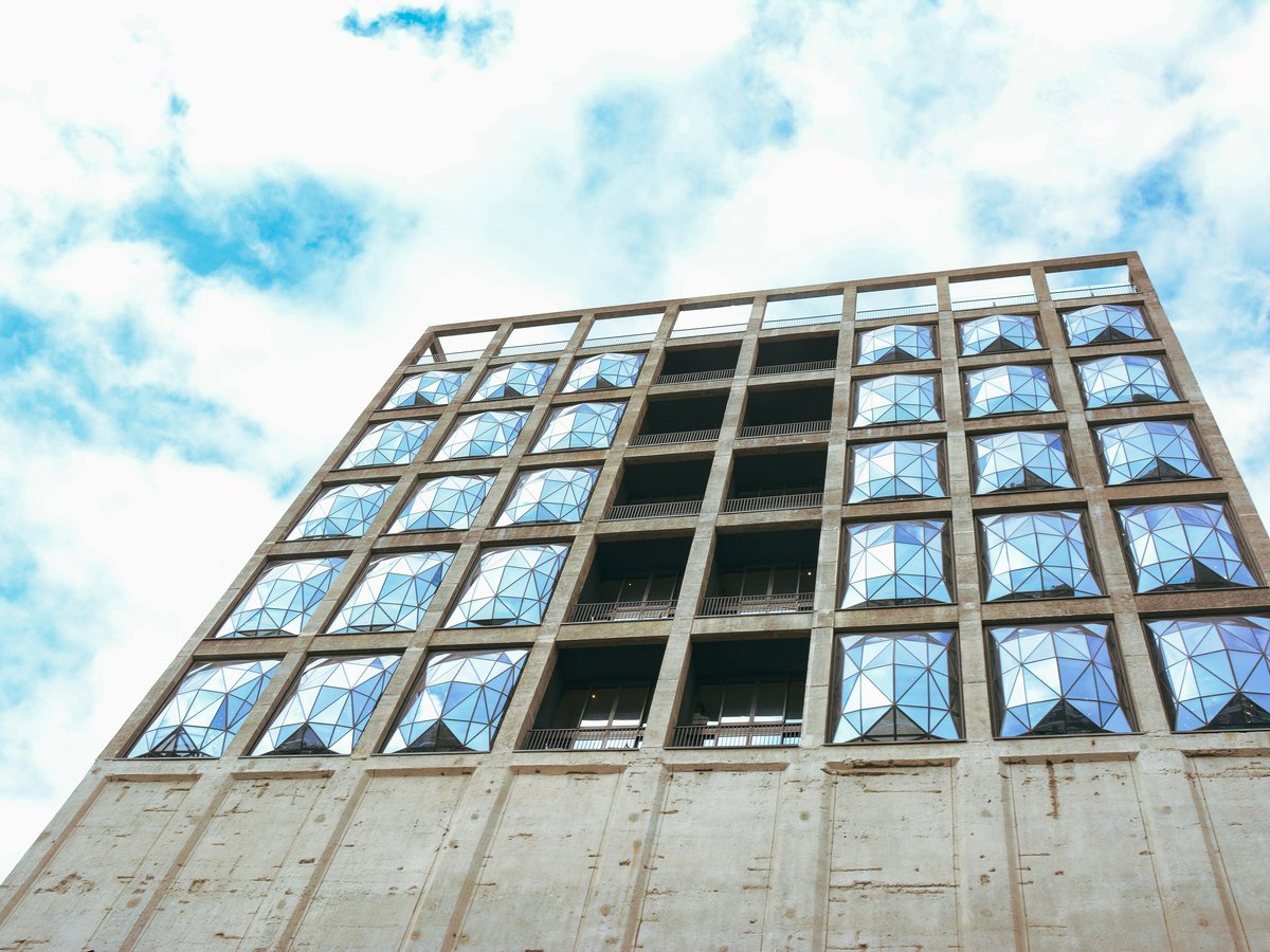 A very tall building with lots of windows