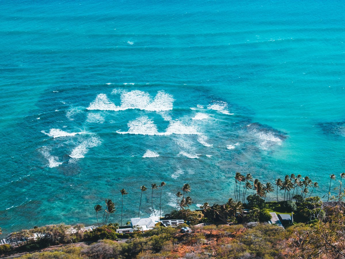 sea waves at daytime