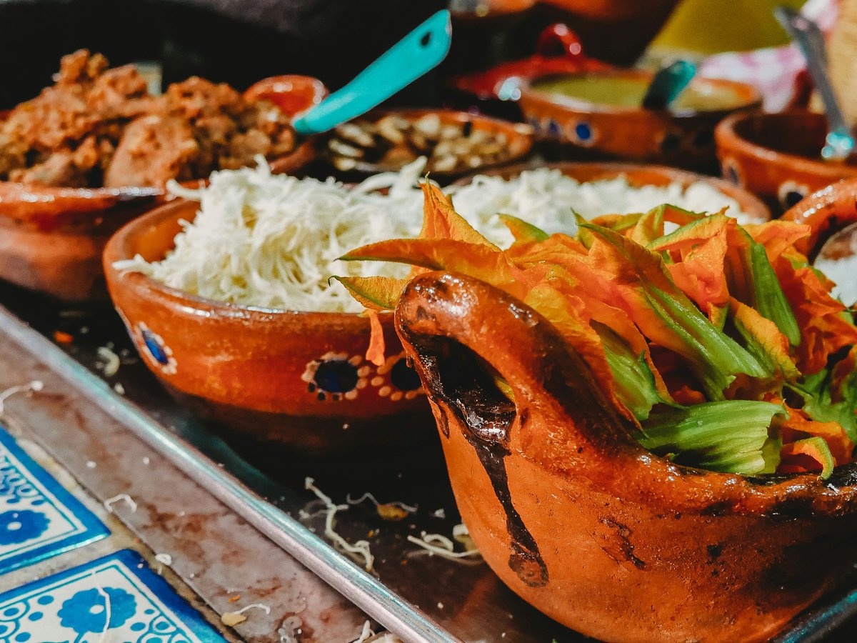 white rice on brown ceramic bowl