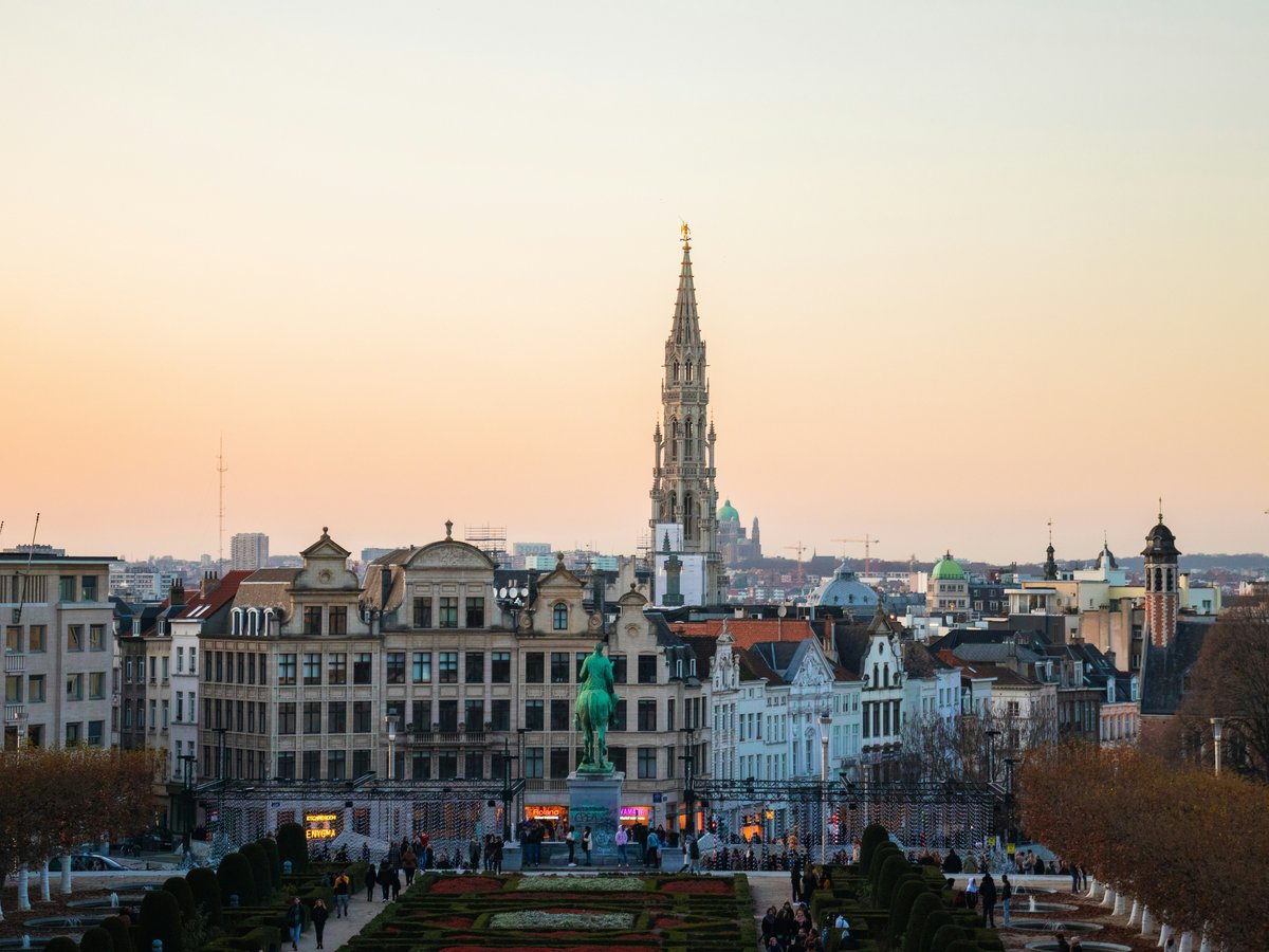 photography of buildings during daytime