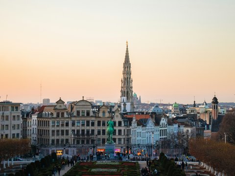 photography of buildings during daytime