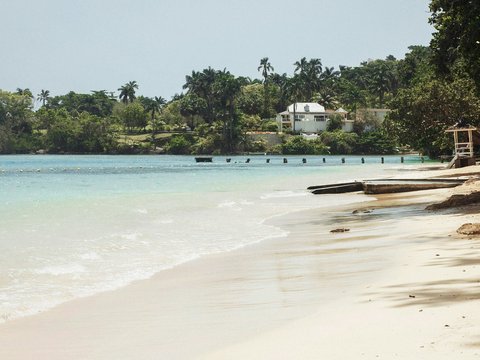 photo of beach during daytime