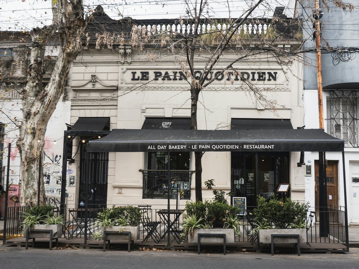 Le pain quotidien bakery storefront on a street.