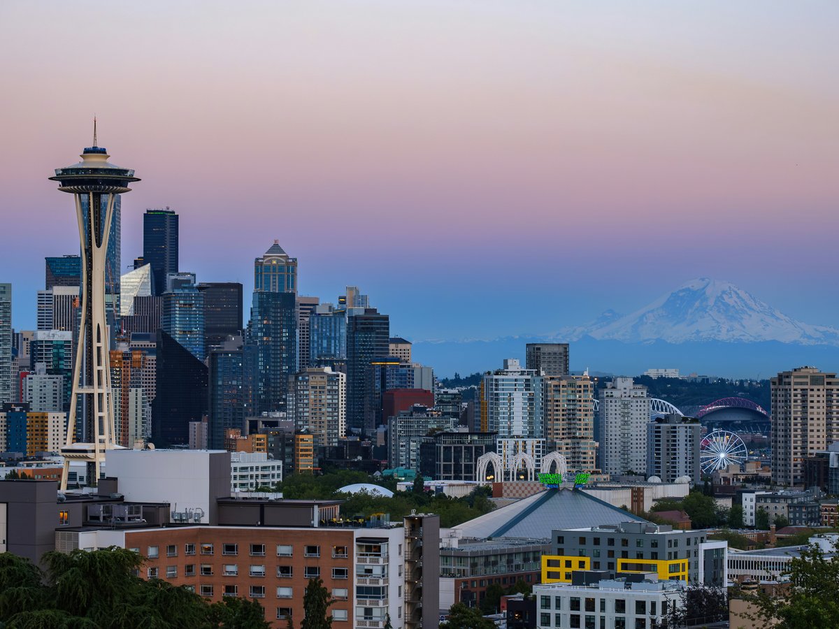 A view of the seattle skyline at dusk