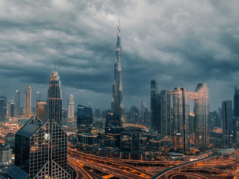 a city with tall buildings