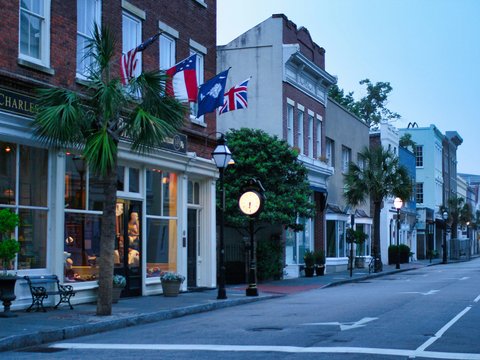 Historic street with buildings and palm trees
