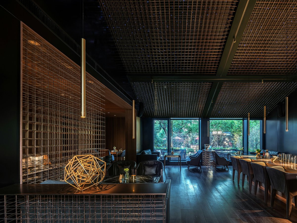 inside bar photo
