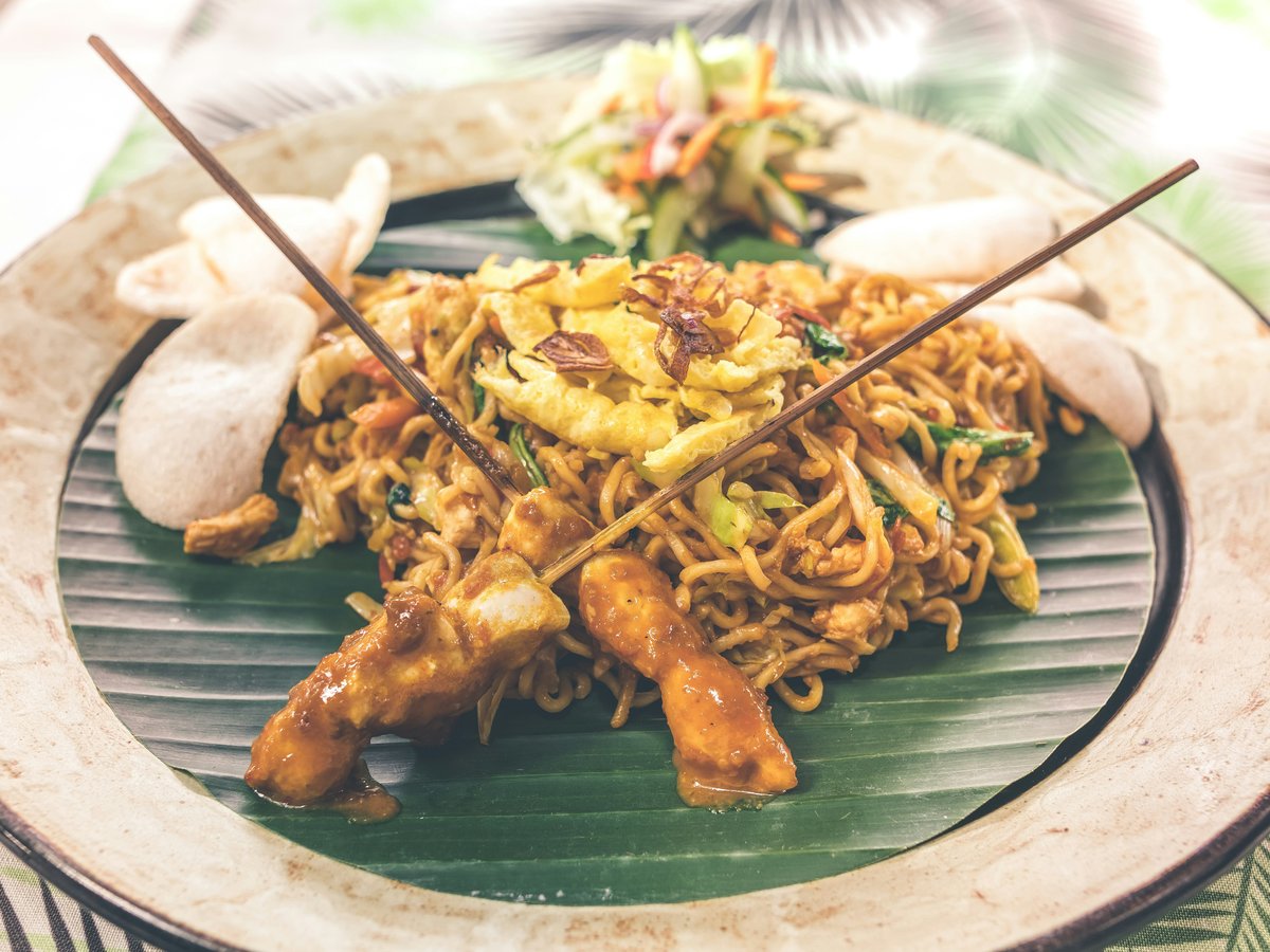 stir fry noodles and barbecue with side dish