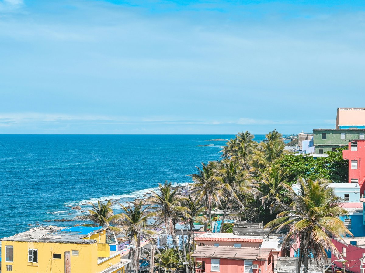 A view of the ocean from a high point of view