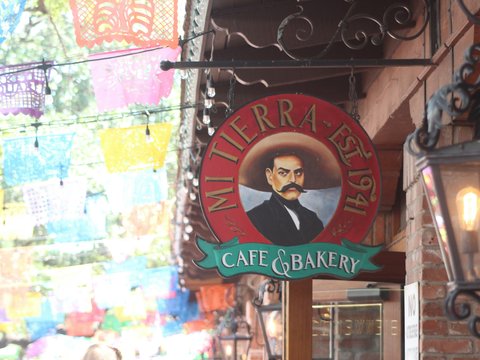 Mi Tierra EST. Cafe & Bakery signage