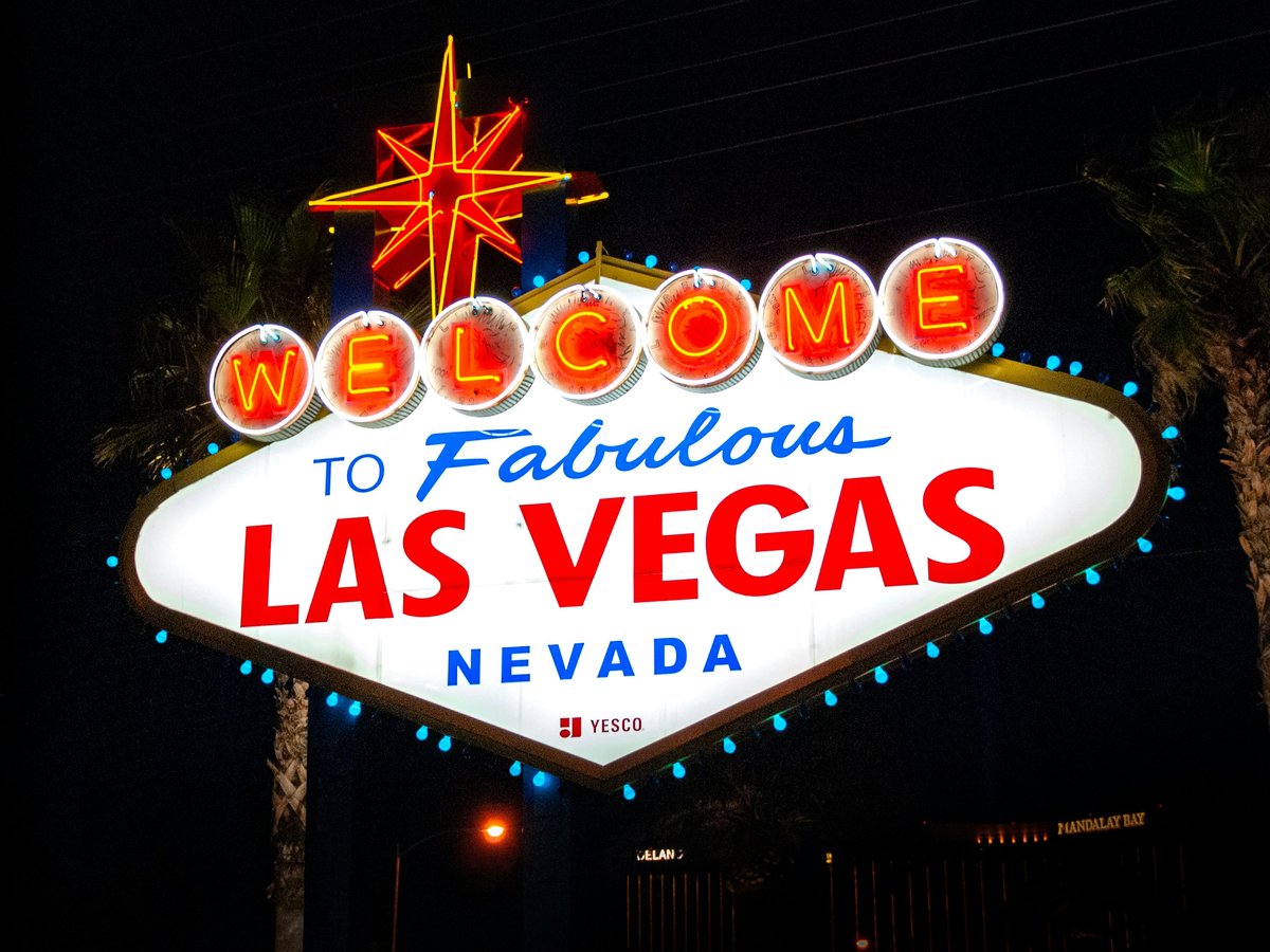 welcome to fabulous las vegas nevada signage