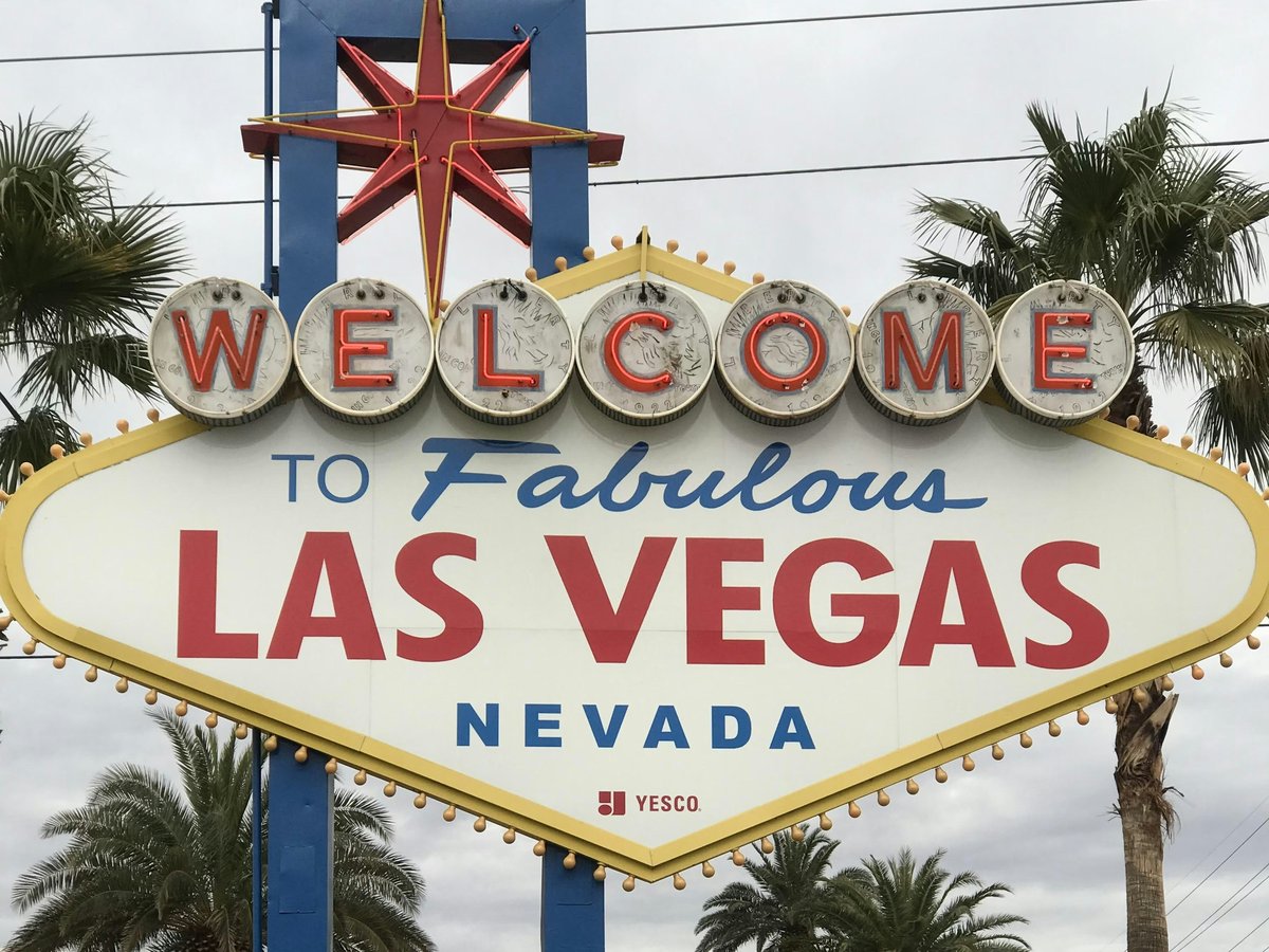 welcome to fabulous las vegas nevada signage